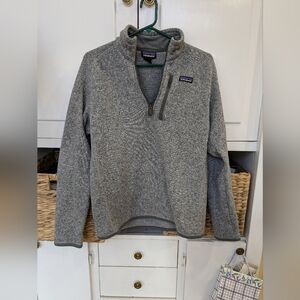 Women's Patagonia pullover size medium